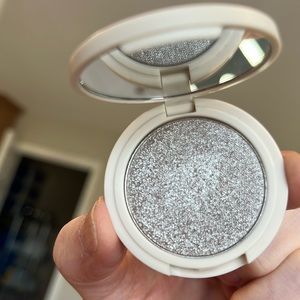Jones Road Eyeshadow - So Pretty